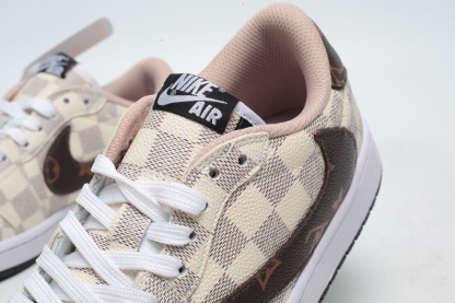 【日本未入荷】Louis Vuitton x Travis Scott x Nike Air Jordan 1 Low OG SP"Damier Azur/LV Monogram"【正規品】[代金引換]