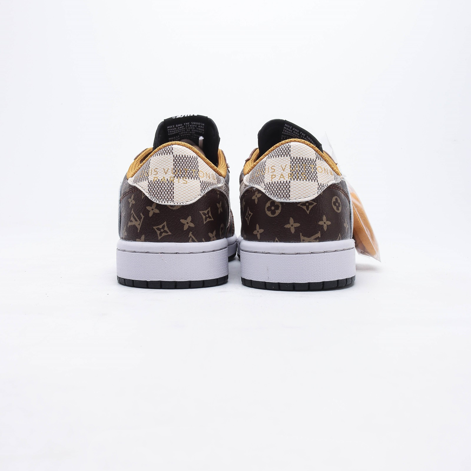 【日本未入荷】Louis Vuitton x Travis Scott x Nike Air Jordan 1 Low OG SP"Damier Azur/LV Monogram"【正規品】[代金引換]