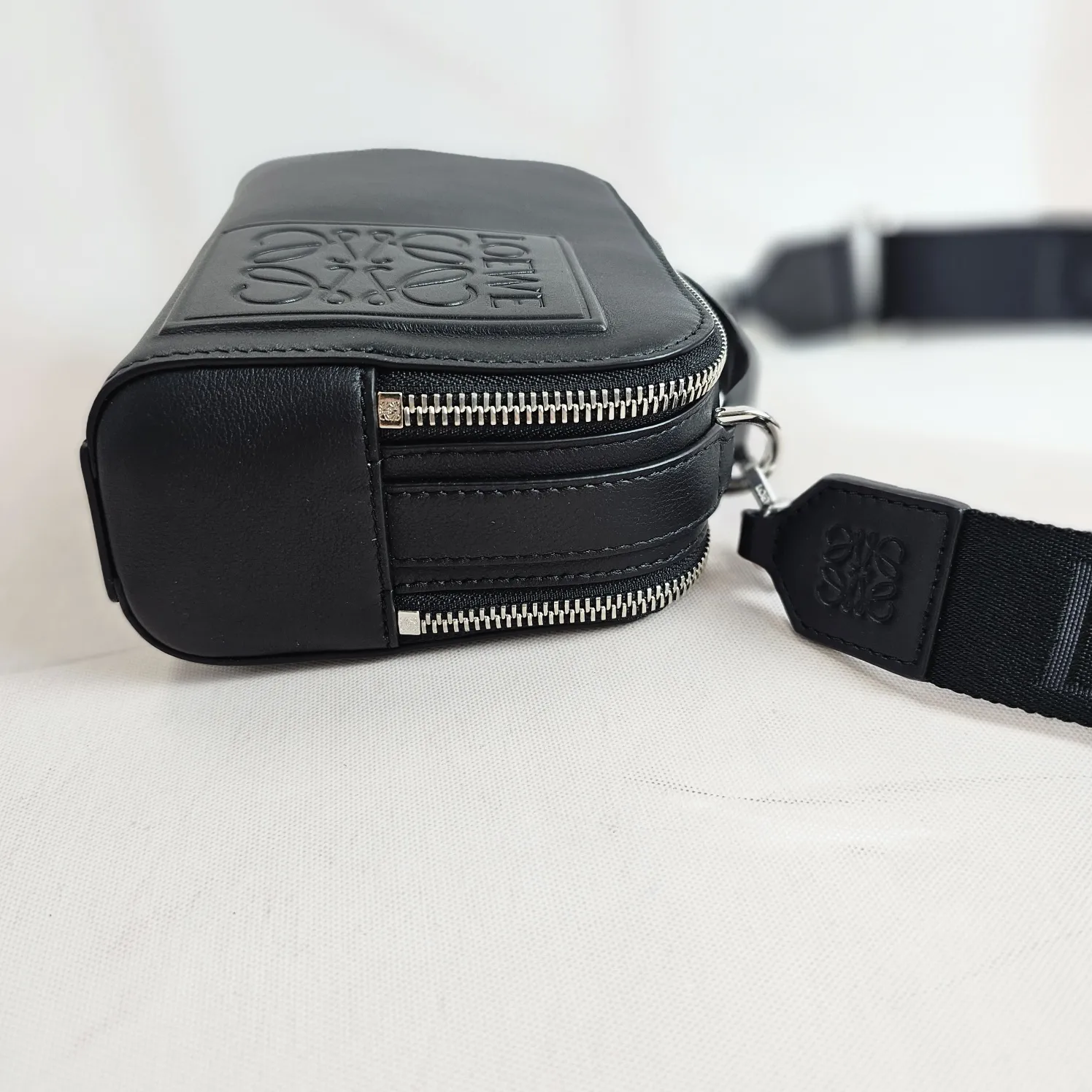 ★人気★【LOEWE】★MINI CAMERA ショルダーバッグ★