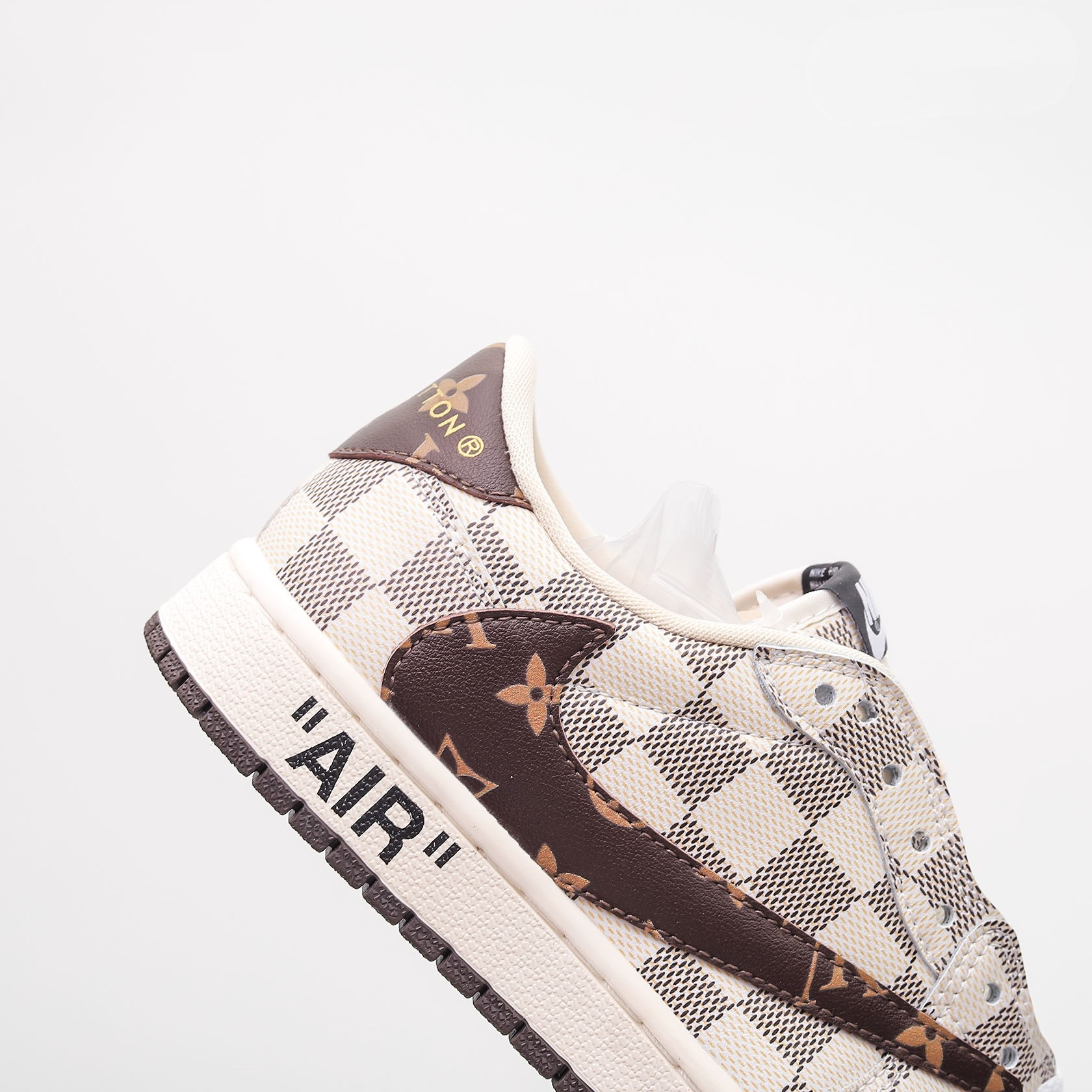 【日本未入荷】Louis Vuitton x Travis Scott x Nike Air Jordan 1 Low OG SP"Damier Azur/LV Monogram"【正規品】[代金引換]