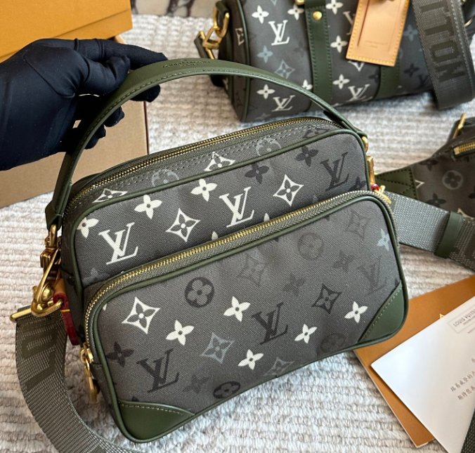 新作*LV*Nil カーキグリーンモノグラム ショルダーバッグ M27095