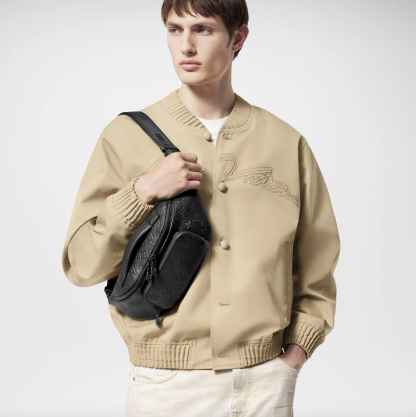 Louis Vuitton《モノグラムがお洒落》ラッシュ バムバッグ