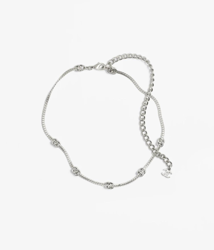 CHANEL《小ぶりロゴでオシャレ感アップ》チョーカー　ネックレス