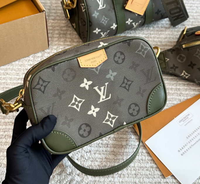【洗練カーキ♪】ルイヴィトン ウェアラブル ショルダーバッグ