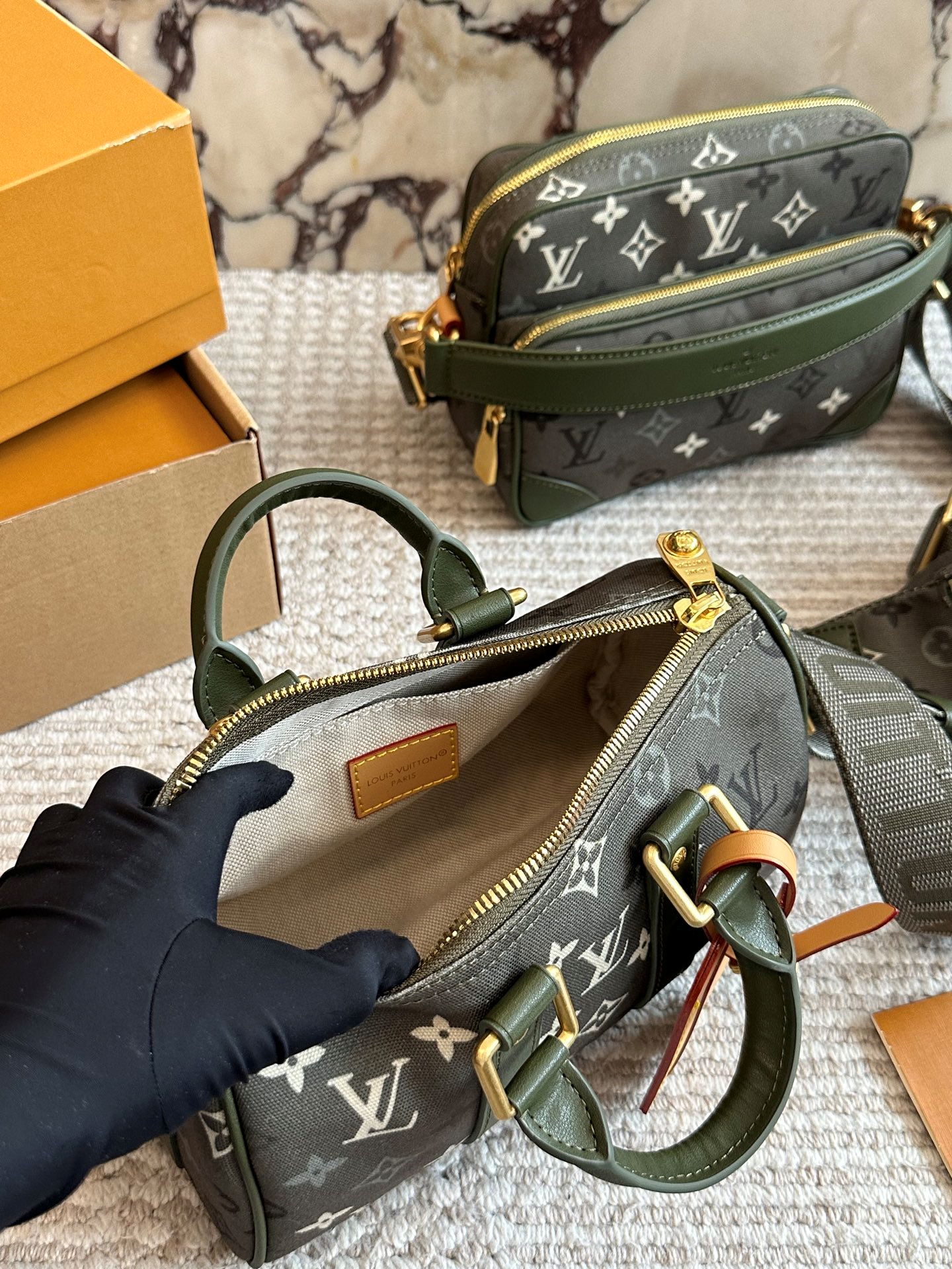 新色カーキモノグラム★ LV キーポル ショルダーバッグ 25