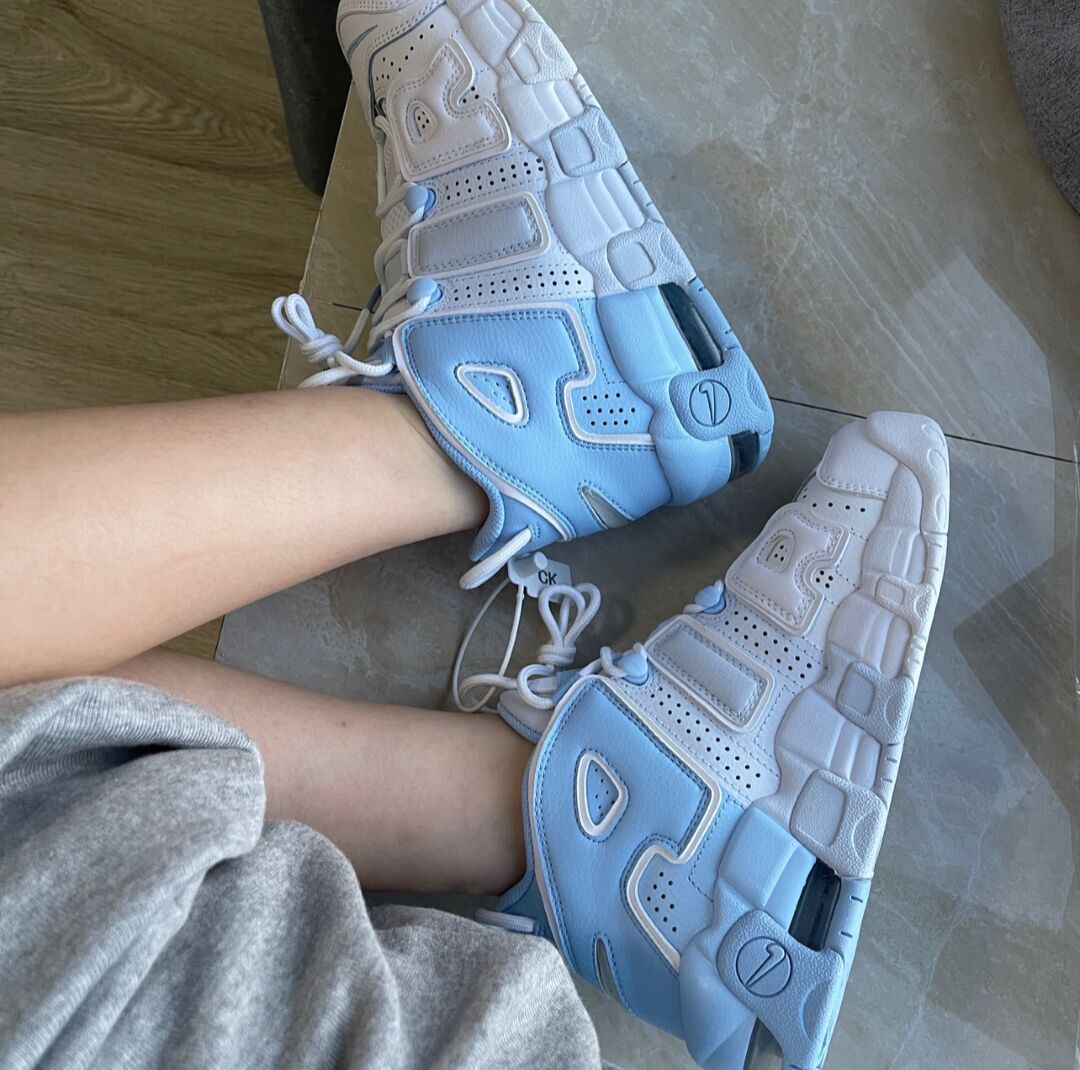 【七夕のプレゼント】Nike Air More Uptemppoホワイトブルー