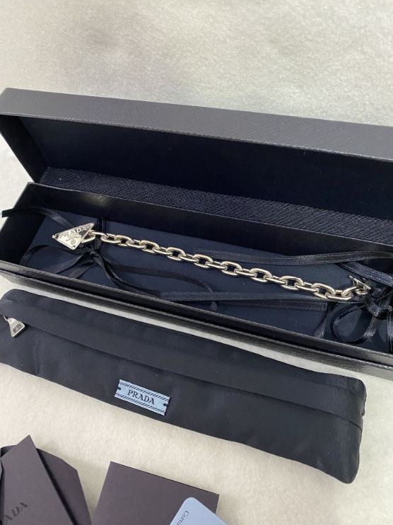 完売必至PRADA♪三角ロゴシルバーチェーンブレスレット☆1JB356
