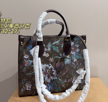 フラワー映えで主役級【Louis Vuitton】トートバッグ