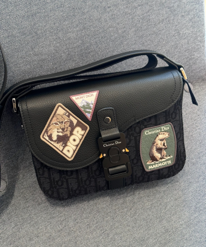 【モダンでコンパクト♪】ディオール★メッセンジャーバッグ