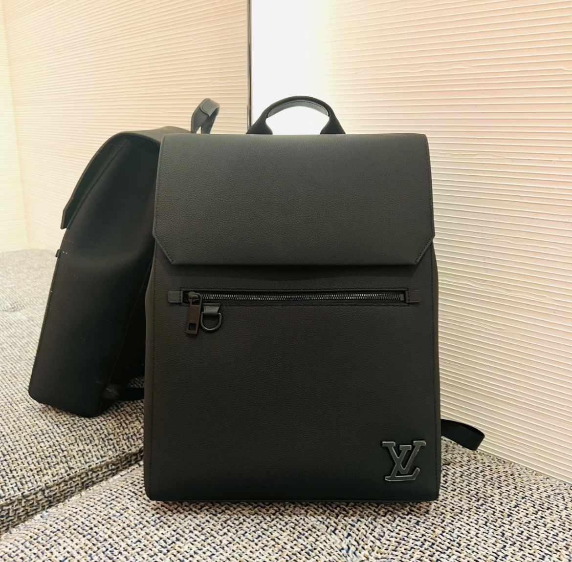 【クールなシルエット♪】Louis Vuitton★バッグパック