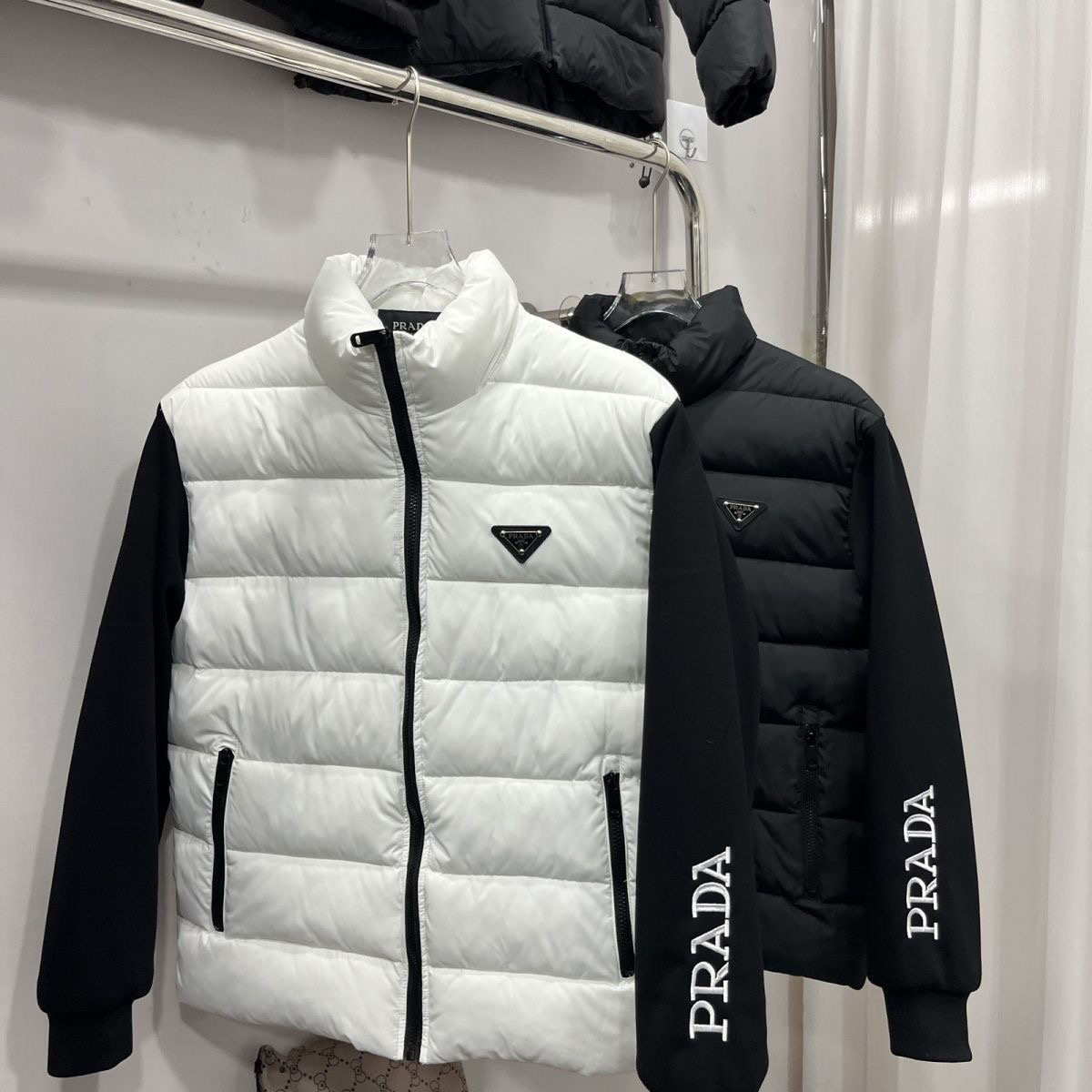 【VIPセール】PRADA 早い者勝ちセール！ダウンジャケット