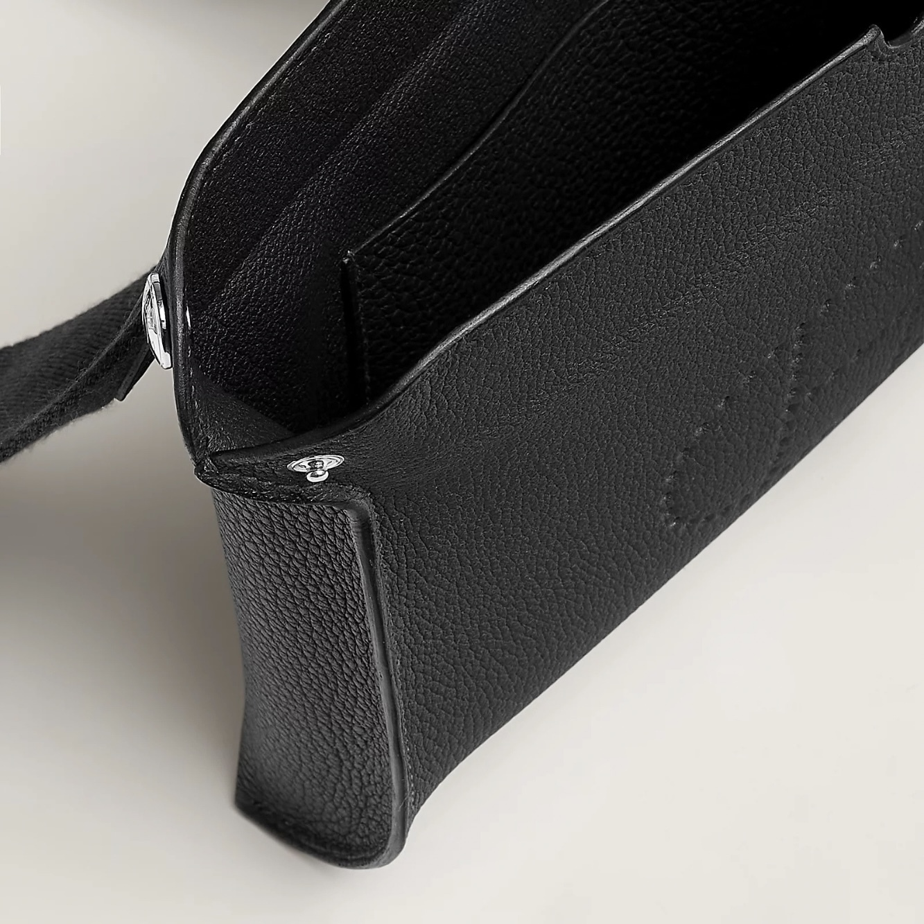 ＊カジュアル＊【HERMES】ヴィドポッシュ ショルダーバッグ