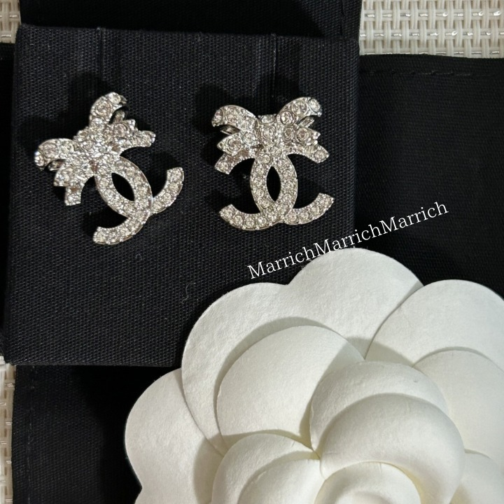 2３S《ロゴ＆リボン》CHANEL ♡ ピアス