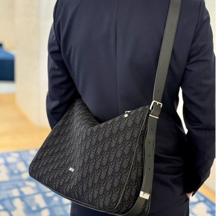 【Dior】Slider ジップ付き ホーボーバッグ ラージ