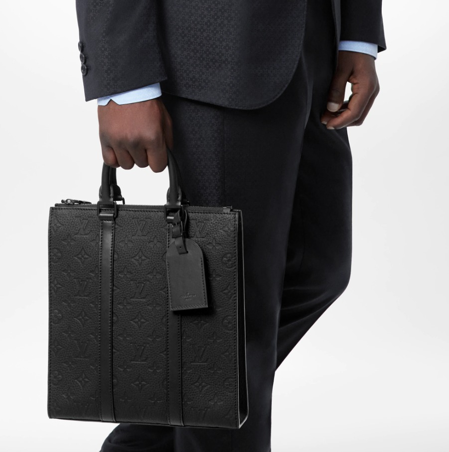 ◆モダンで男前なレザーが魅力【 LV 】サックプラ・クロス