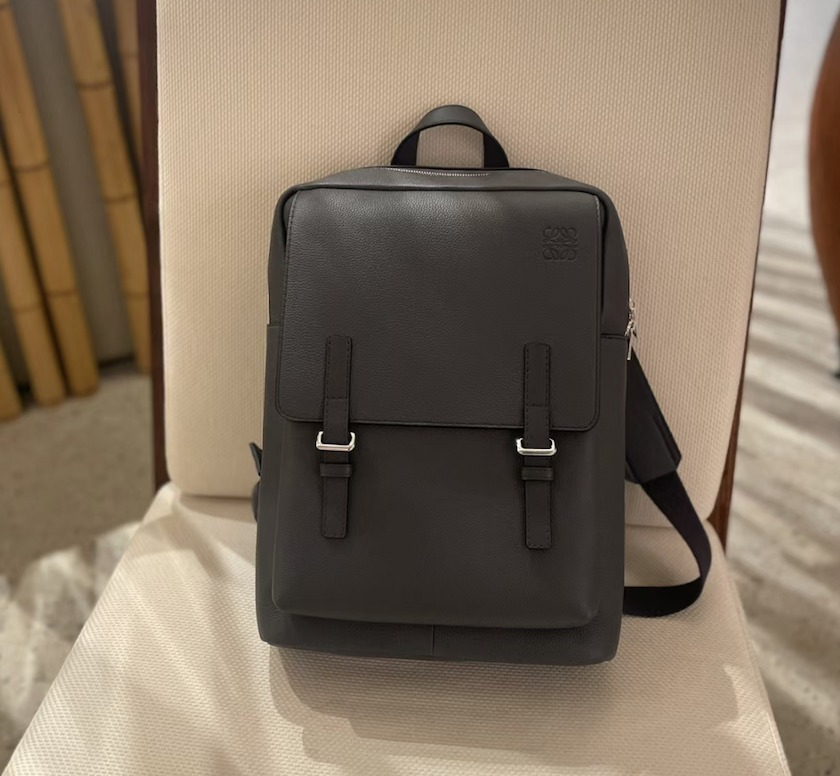 【現地価格！】LOEWE（ロエベ）ミリタリーバックパック