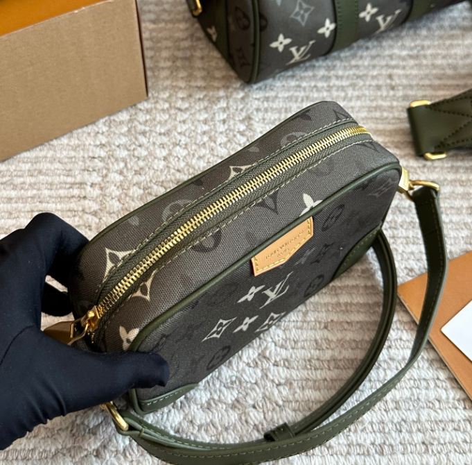 【洗練カーキ♪】ルイヴィトン ウェアラブル ショルダーバッグ