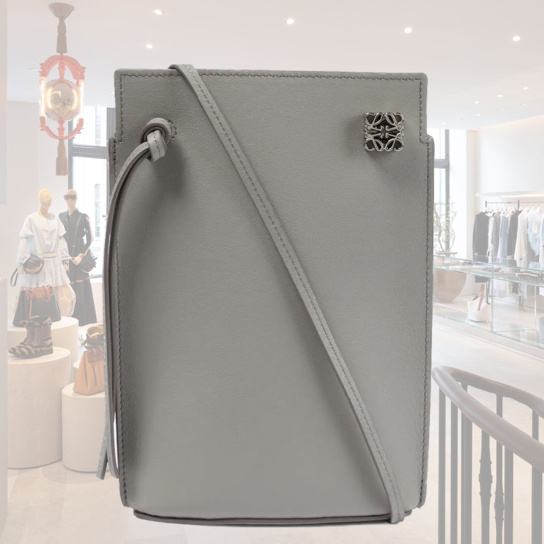 【大人気☆】LOEWE ロエベ ショルダーバッグ 便利なサイズ感♪