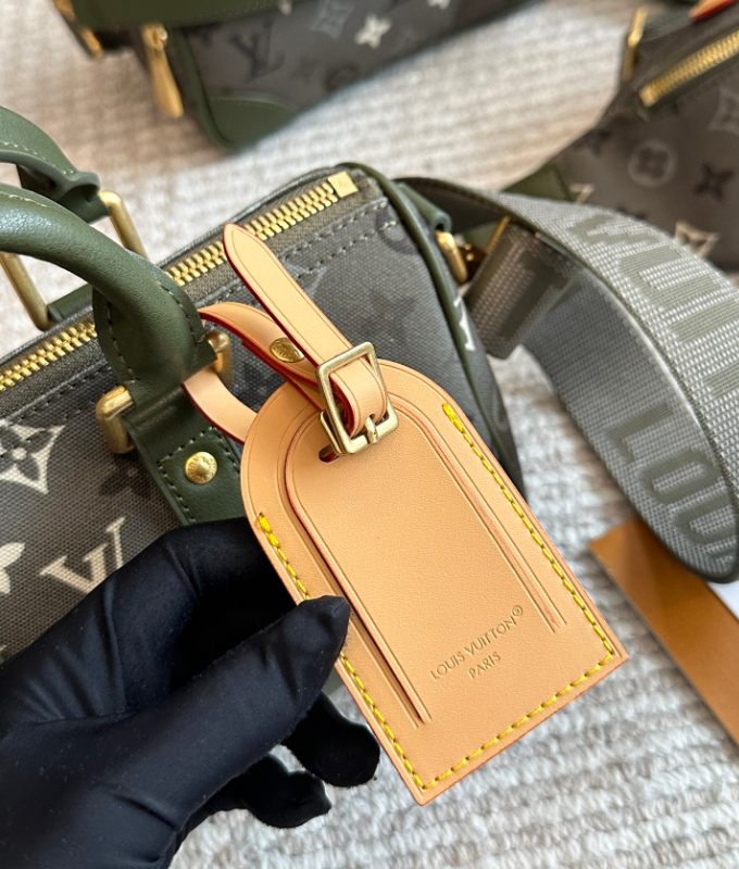 新色カーキモノグラム★ LV キーポル ショルダーバッグ 25