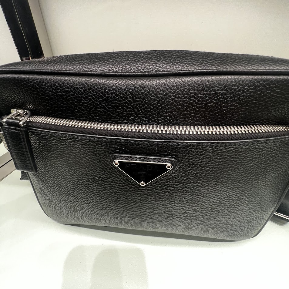 ♪直営アウトレット♪PRADA レザーショルダーバッグ 2VH094