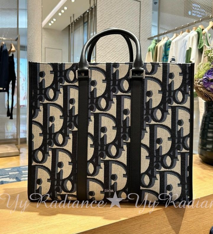 【ビジネスシーンでも♡】DIOR トートバッグ