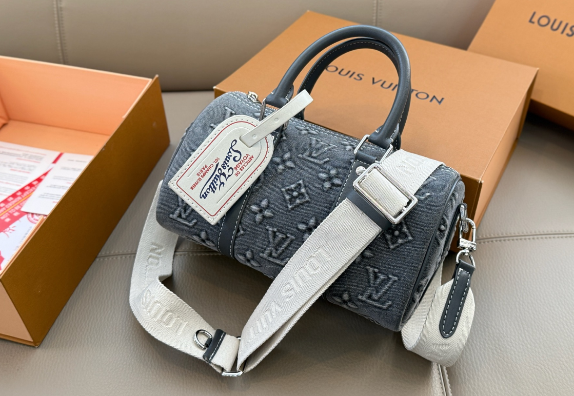 [SALE]ヴィトン Vuitton レア キーポルバンドリエール 25