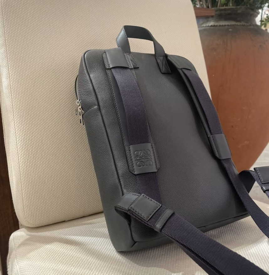 【現地価格！】LOEWE（ロエベ）ミリタリーバックパック