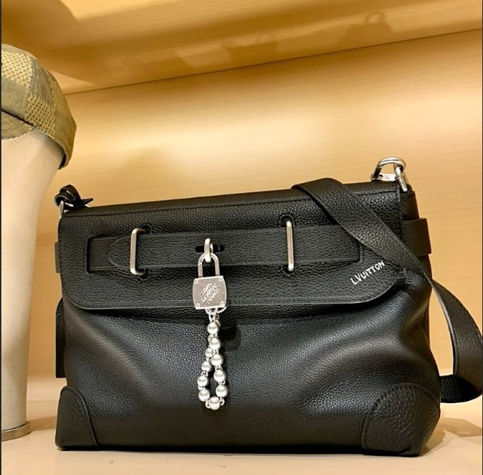 Louis Vuitton【新作】スティーマー ショルダーバッグ ブラック