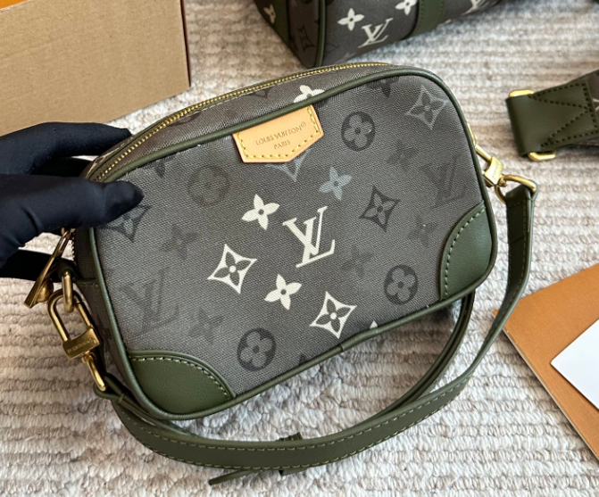 【洗練カーキ♪】ルイヴィトン ウェアラブル ショルダーバッグ