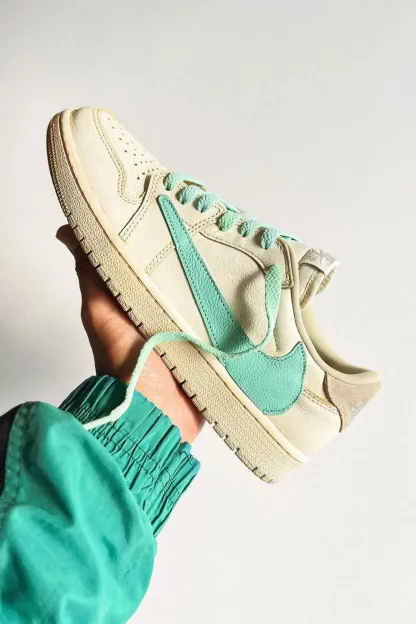 TRAVIS SCOTT（トラヴィス・スコット）X AIR JORDAN 1 LOW を“TIFFANY & CO.