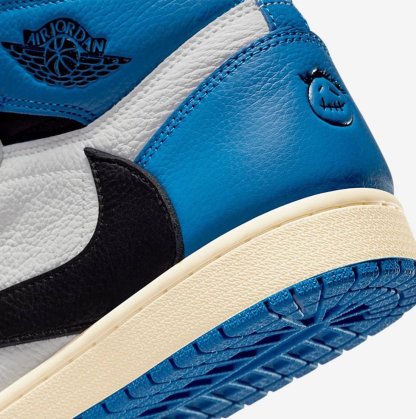 Nike × Travis Scott × Fragment Air Jordan 1 High コラボ