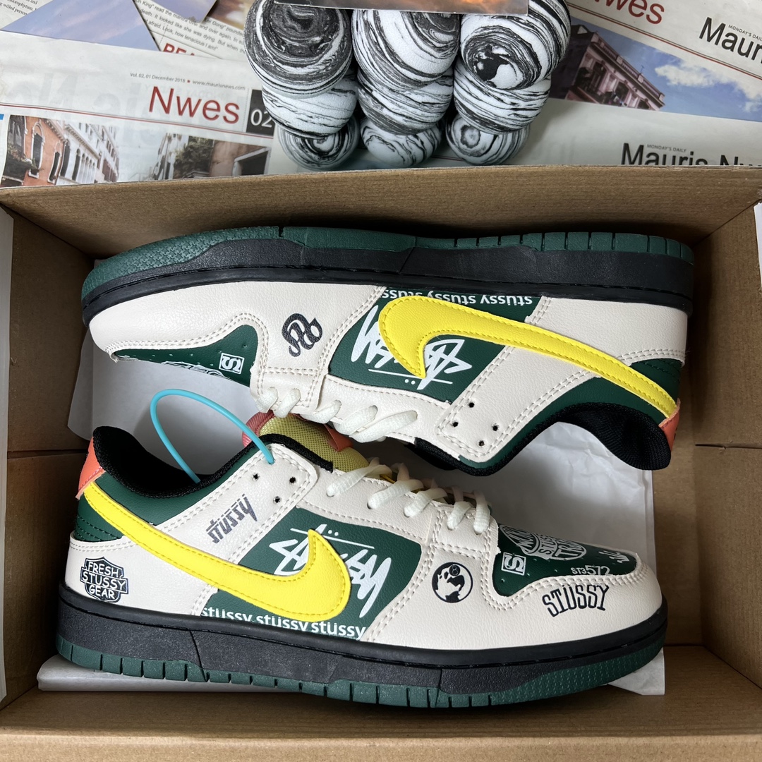 Nike Dunk Low "Stüssy Beemer"