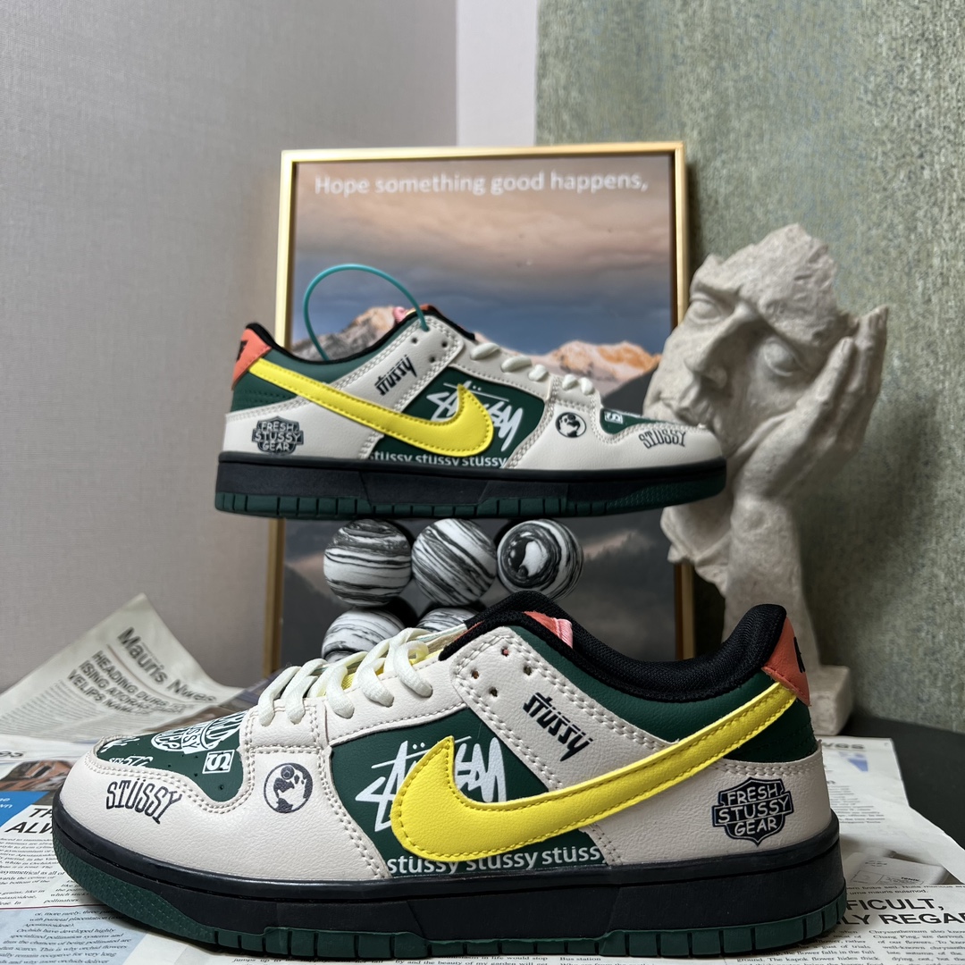 Nike Dunk Low "Stüssy Beemer"