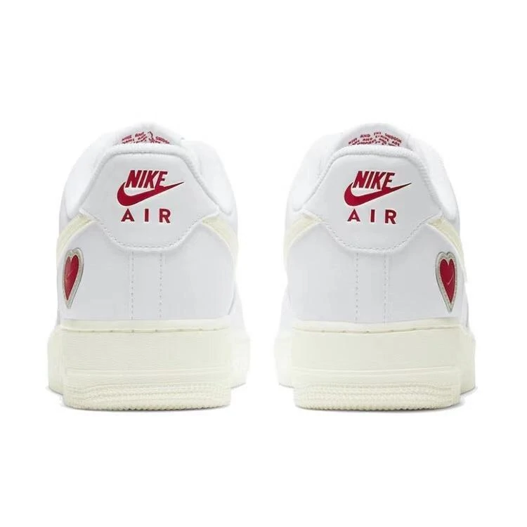 【送料無料】【代金引換】Nike Air Force 1 "Valentine's Day" 【正規品】