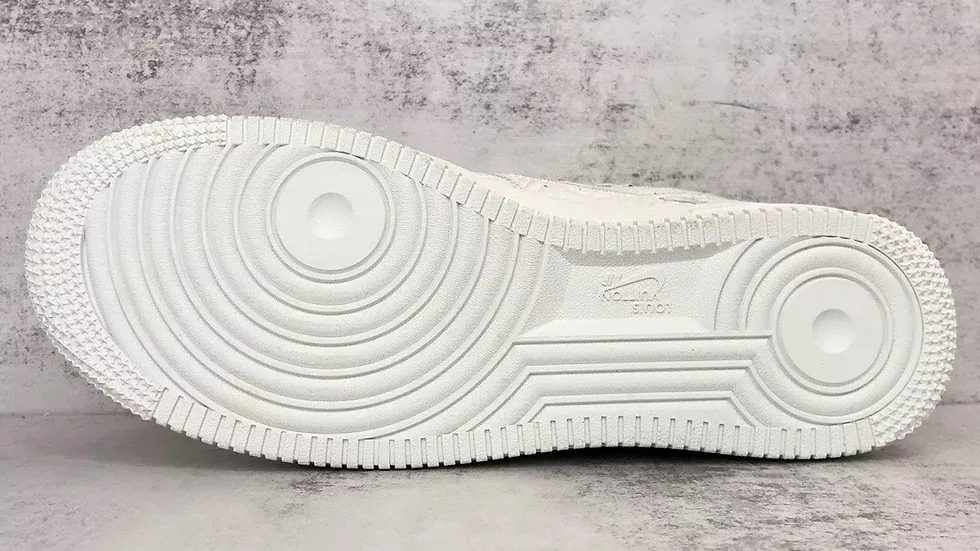 SS-22 LOUIS VUITTON X NIKE AIR FORCE 1 【本物保証】【代金引換】