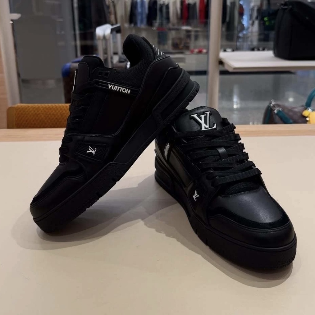 【大人気◆NIGOコラボ】ルイヴィトン LV トレイナー スニーカー