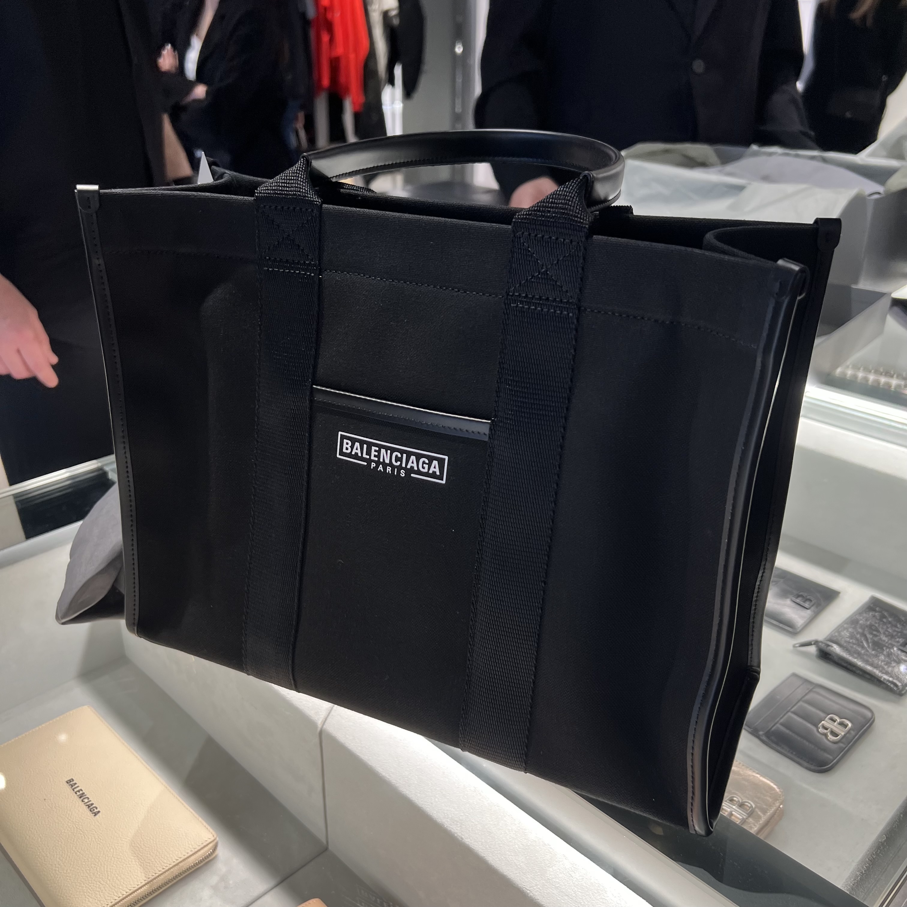 【バレンシアガ】超セール！ハードウェア トートバッグ UNISEX