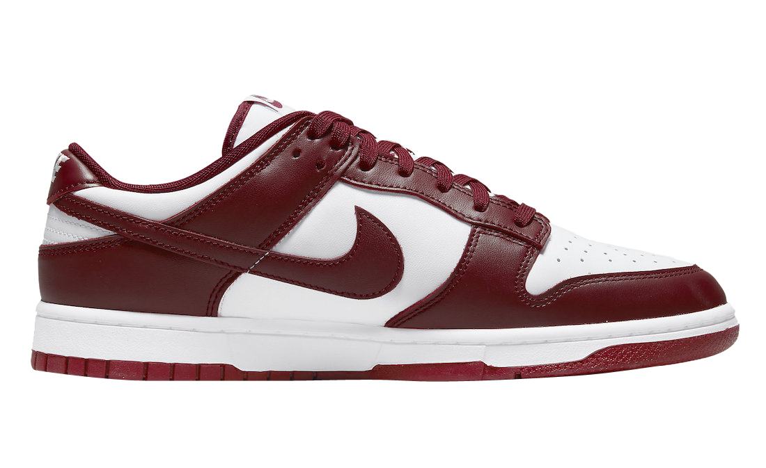 日本未入荷★海外限定★Nike Dunk Low Team Red