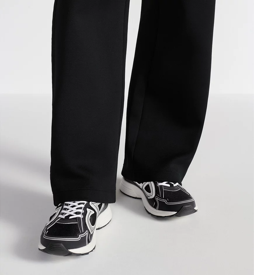 B30 カウントダウン スニーカー