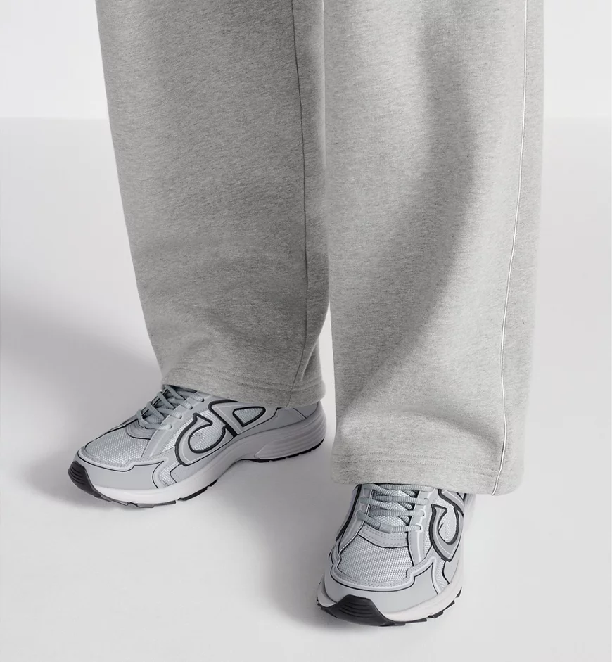 B30 カウントダウン スニーカー