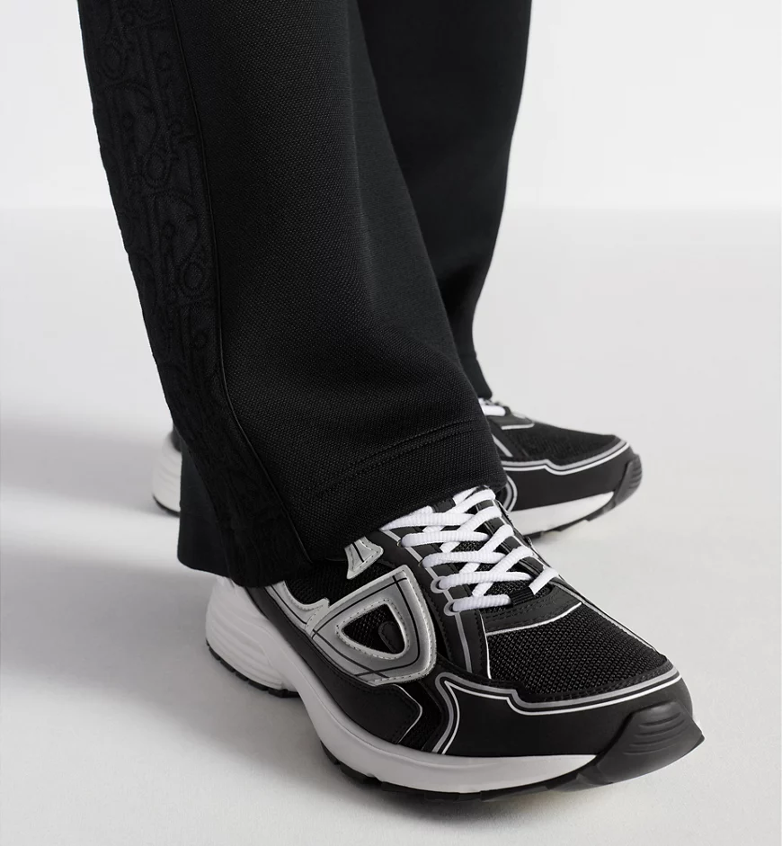 B30 カウントダウン スニーカー