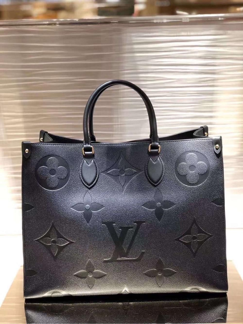 （ルイヴィトン）ONTHEGOラージハンドバッグ