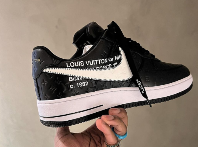 【新商品発売】【今年の新商品】The Louis Vuitton x Nike Air Force 1【本物保証】【代金引換】七色
