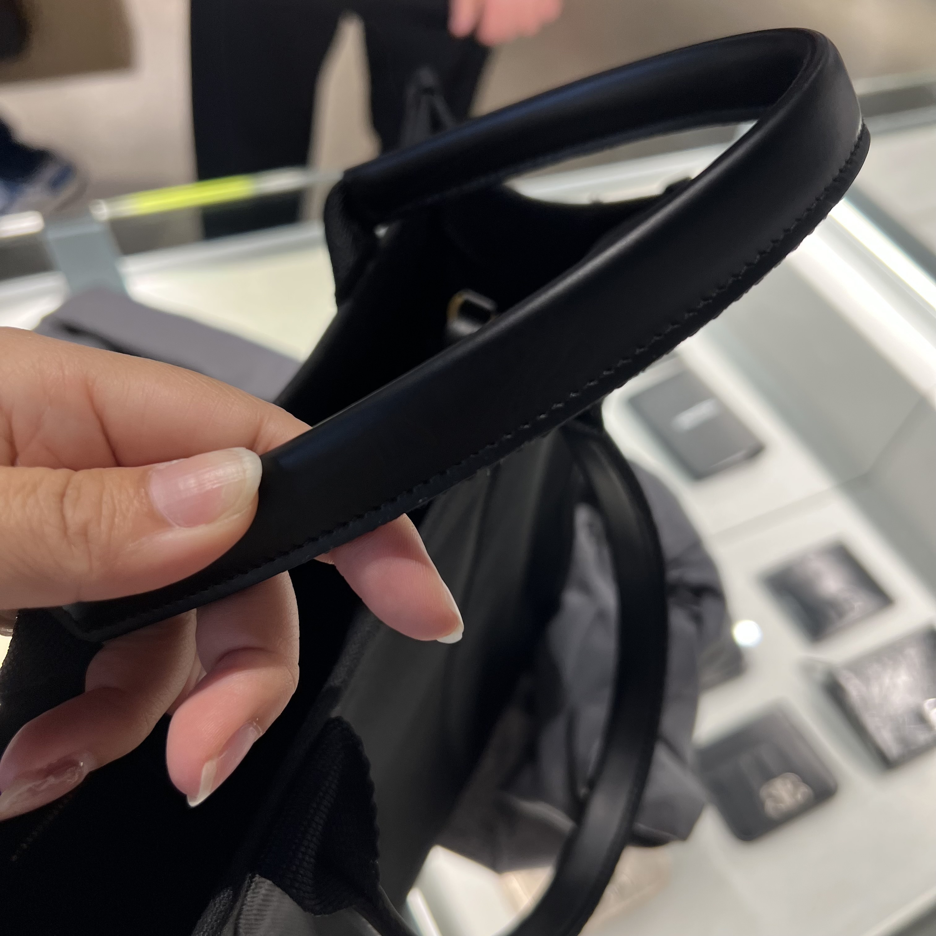 【バレンシアガ】超セール！ハードウェア トートバッグ UNISEX