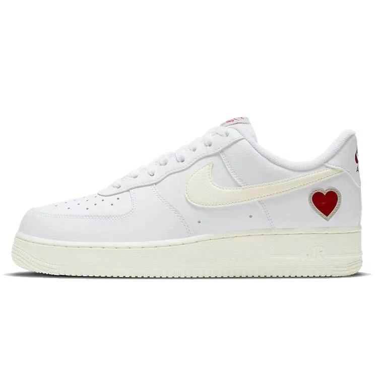 【送料無料】【代金引換】Nike Air Force 1 "Valentine's Day" 【正規品】