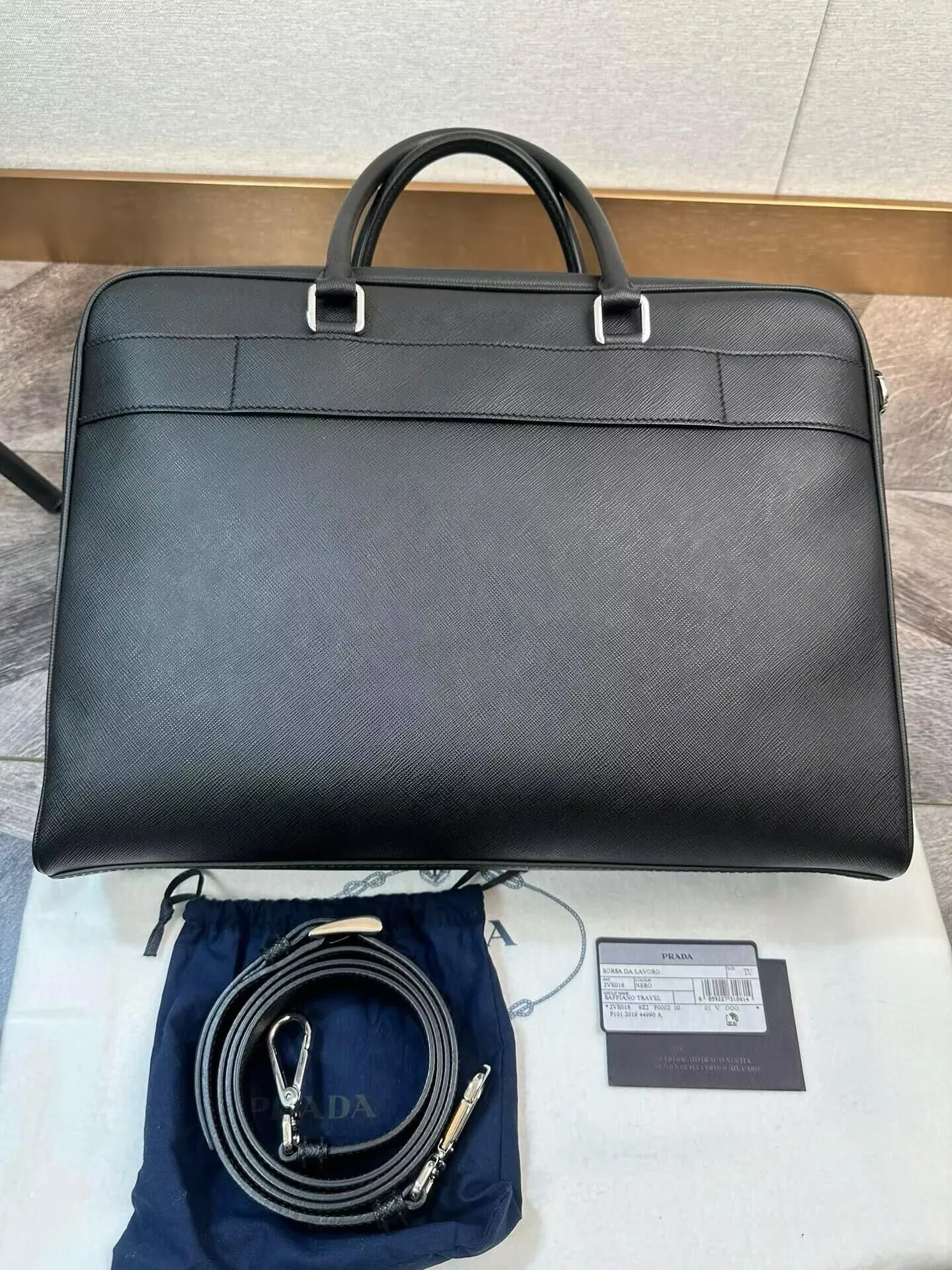 【PRADA】セール！一つ持っておきたい大人ハンドバッグ