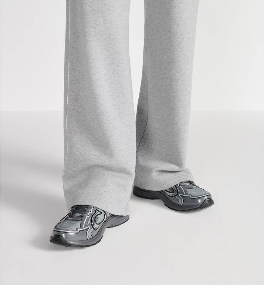 B30 カウントダウン スニーカー