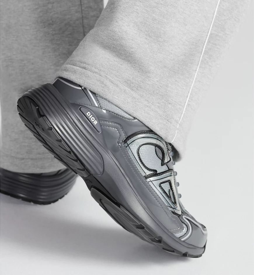 B30 カウントダウン スニーカー