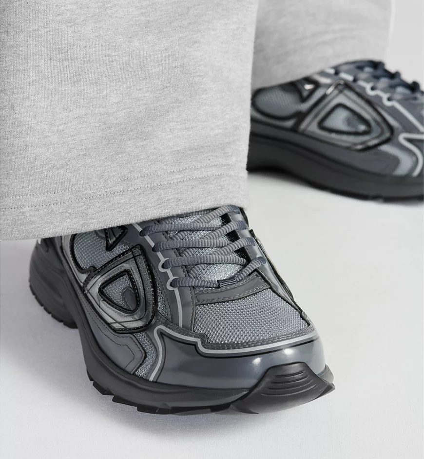 B30 カウントダウン スニーカー