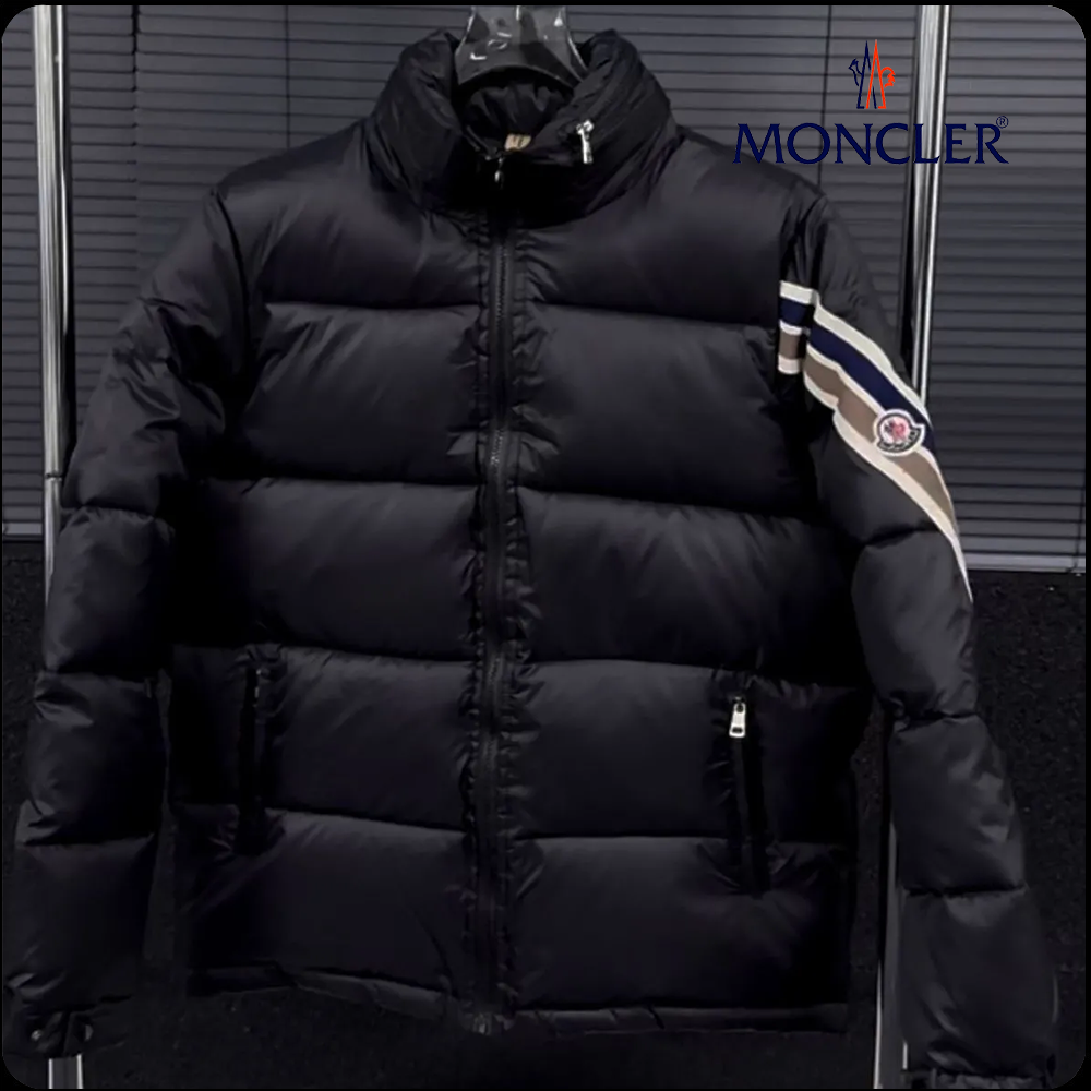 【国内発】MONCLER SOLAYAN ショート ダウンジャケット